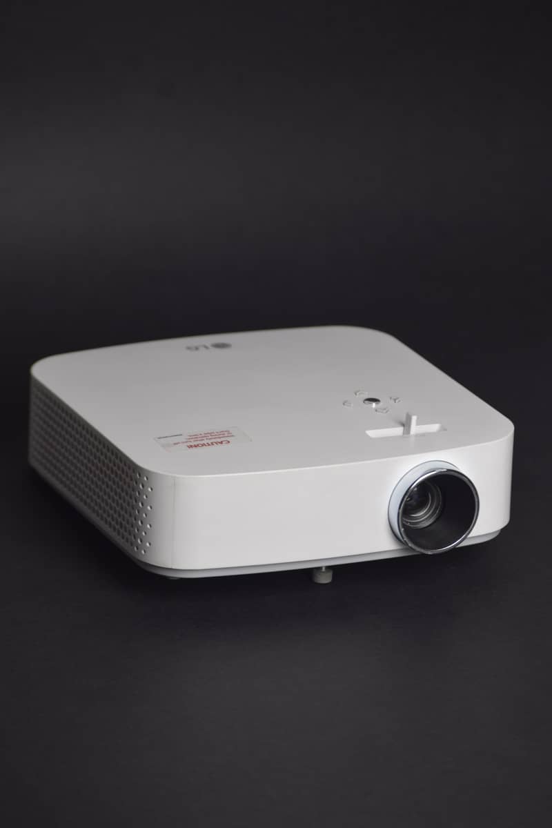 LG PF50KG 1080p FULL HD portable projector 0