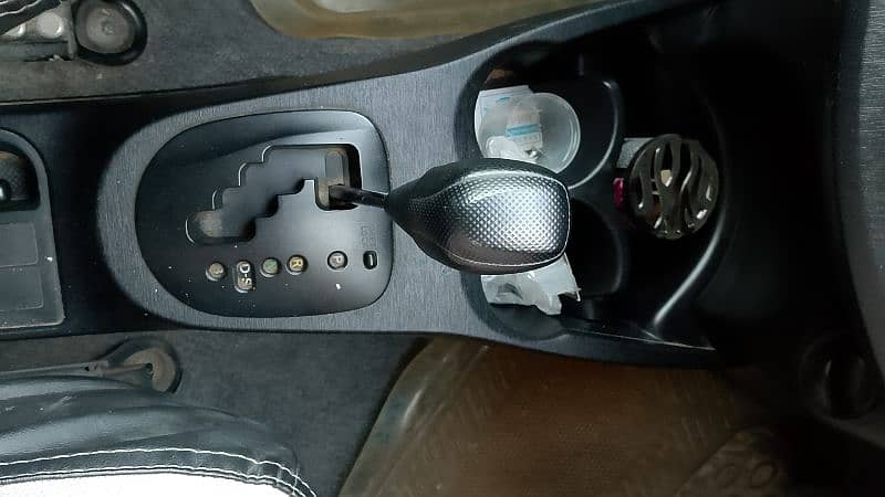 TOYOTA VITZ 2013 model FULLY GENUINE AUTOMATIC TRANSMISSION 9