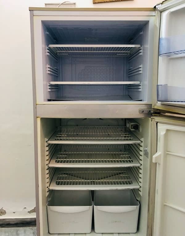 pel fridge  16 cubic size 3