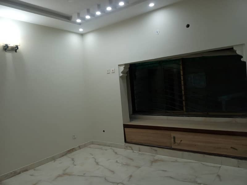 Your Dream 2 Kanal House Is Available In Model Town - Block H 2