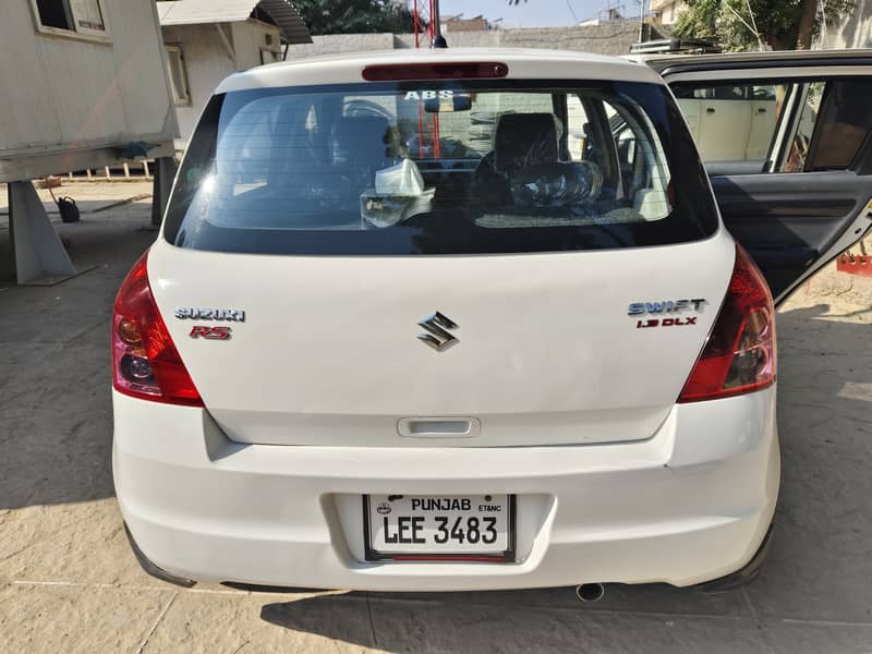 Suzuki Swift DLX 2016 Lahore Number 1