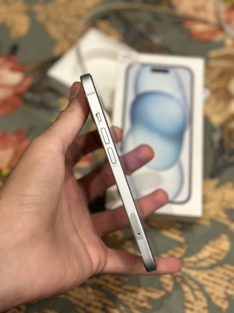 iPhone 15 128gb HK 10/10 Non-PTA Blue 4