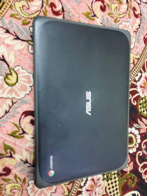 Good condition laptop playstore support 4gb ram 16gb memry 1