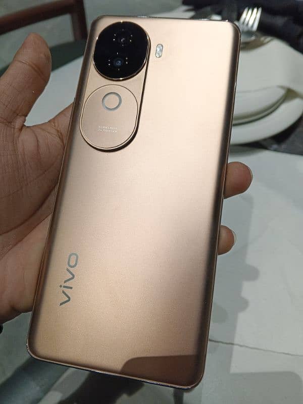 Vivo v40e 1