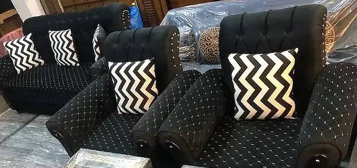 5 Seater Sofa Set with Table + Cushion Urgent Sale 2