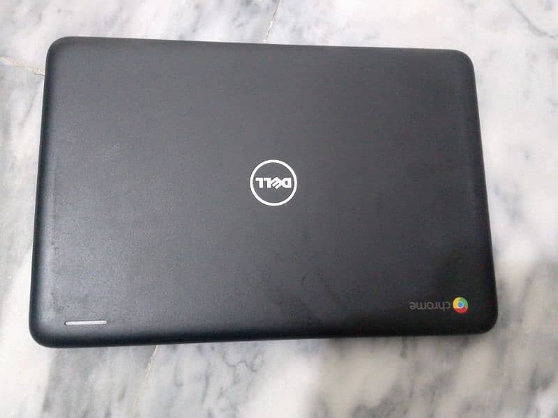 laptop Dell chrome book 5