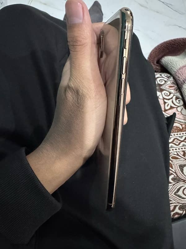 Iphone xs max 64GB non PTA 2