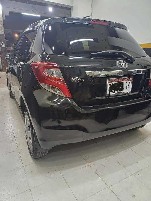 Toyota Vitz 2015 4