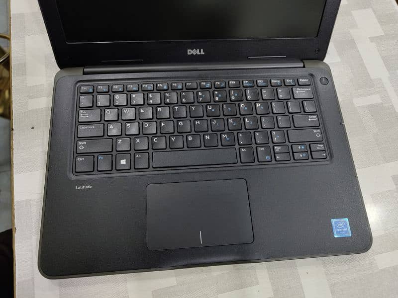 dell 3380 Laptop 4gb ram DDR4 128gb m. 2 SSD without battery 11