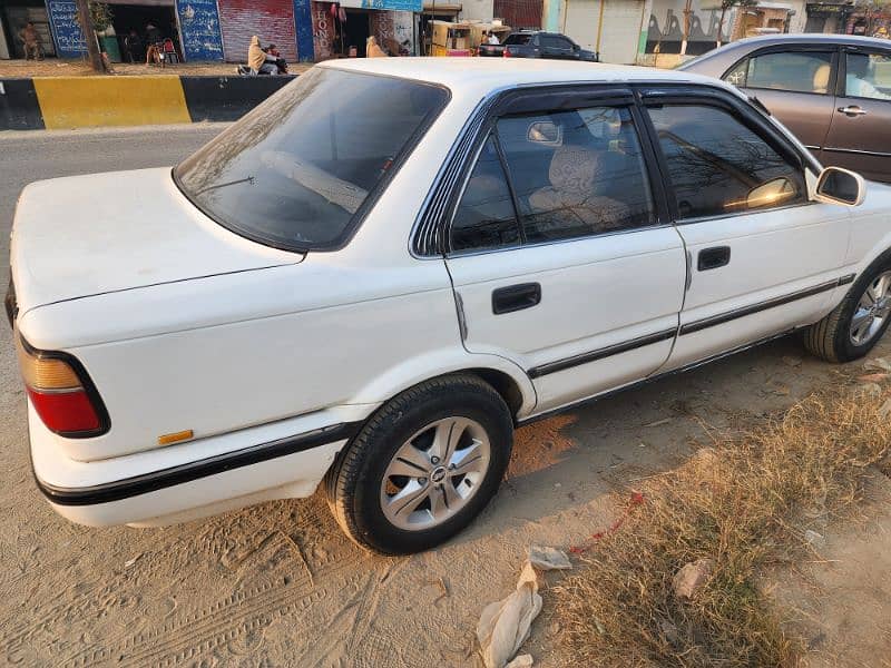 Toyota Corolla 2.0 D 1988 18