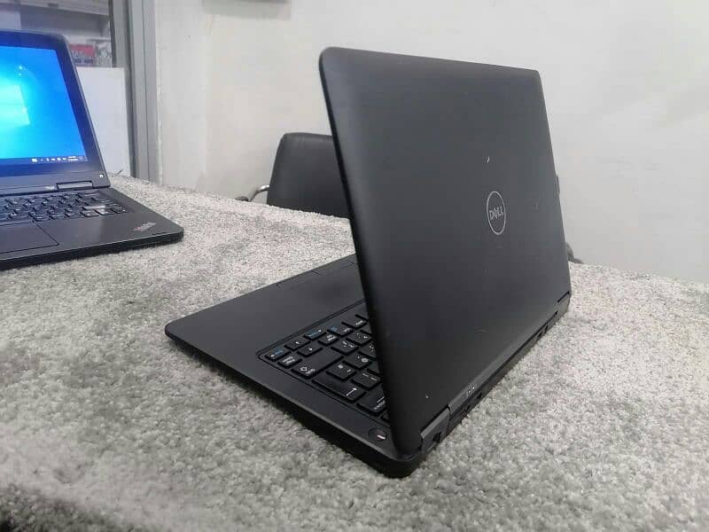 Dell 7250 i7 5th Generation 8/256 5