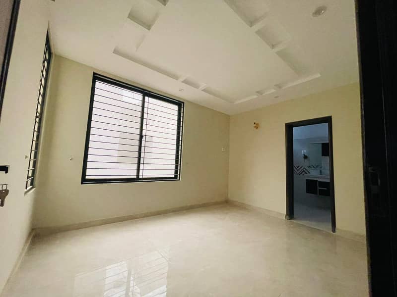 10 Marla House For Sale In DHA Phase 3 Block Z 1