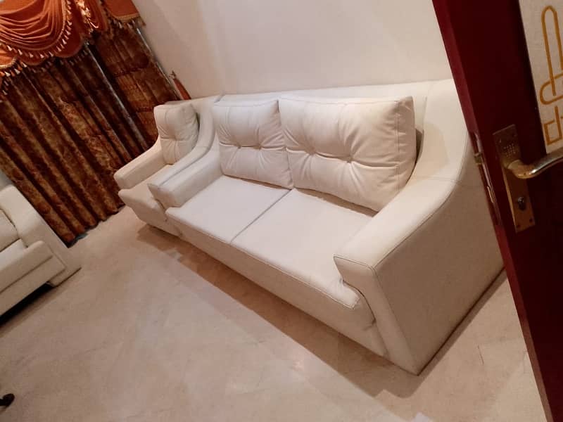 1 Kanal Fully Furnished House Available For Rent In DHA Phase 5 3