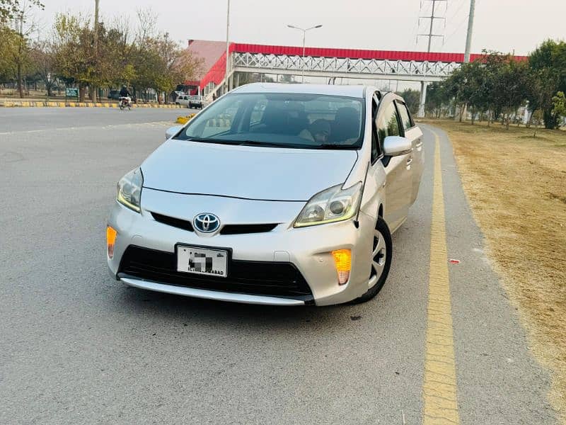 Toyota Prius 2013 3