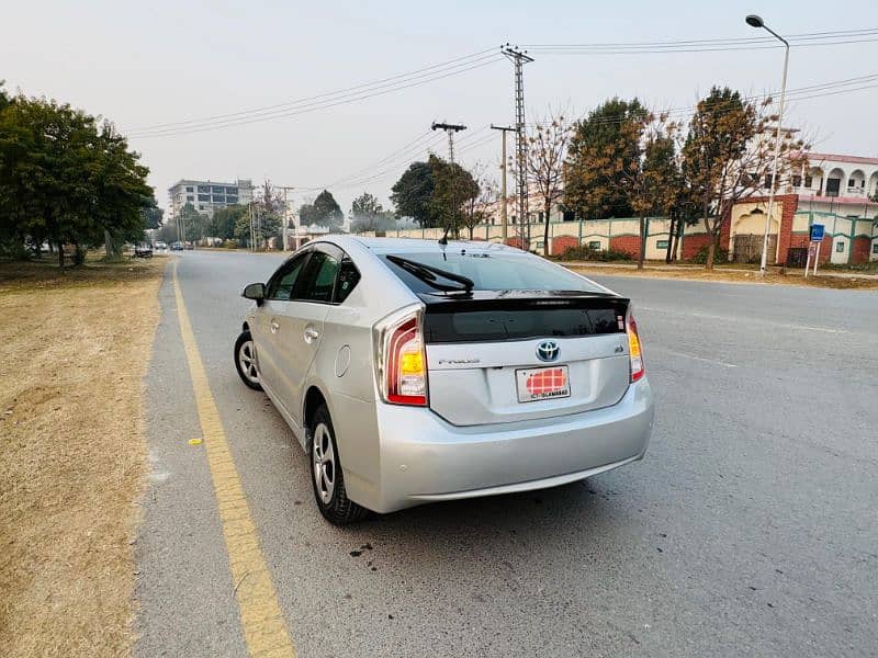 Toyota Prius 2013 8