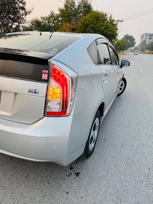 Toyota Prius 2013 11