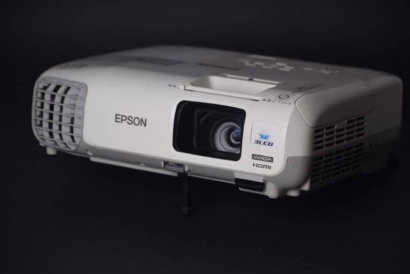 EPSON EB950WH 3000 Lumens Projector 1