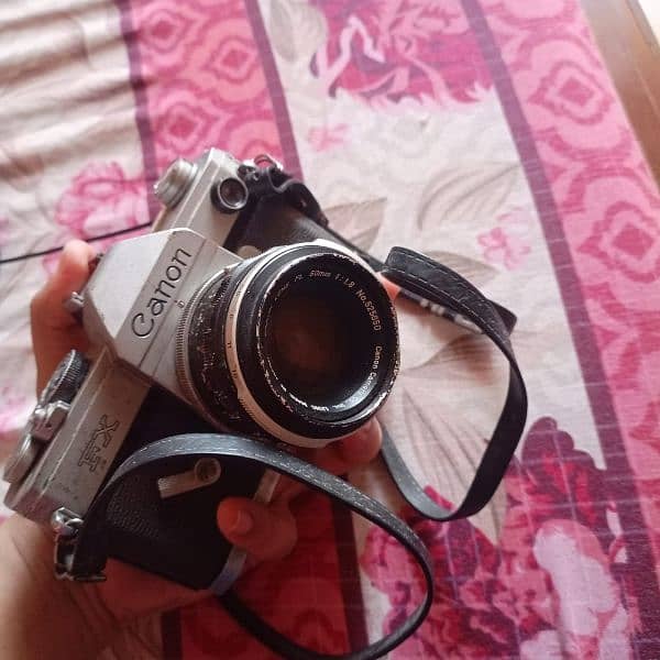 old model camera in cheap price 3500 2