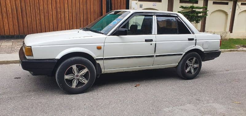 Nissan Sunny 1986 3