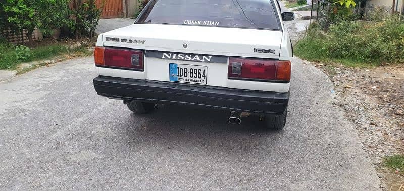 Nissan Sunny 1986 4