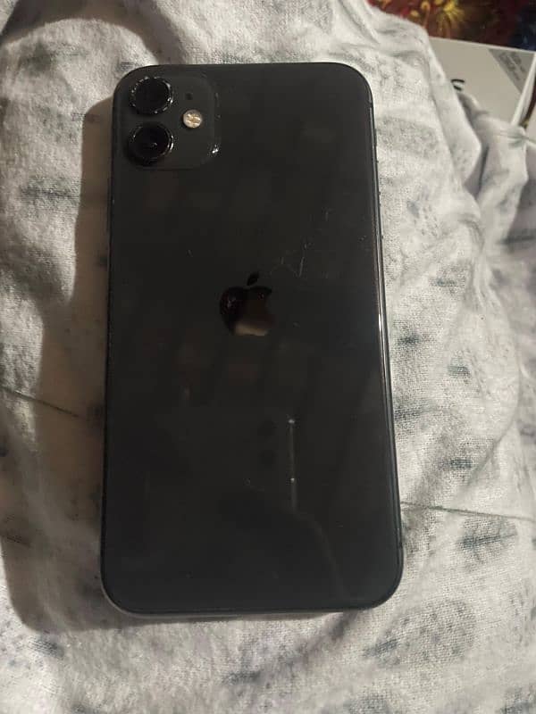 iphone 11 (64) GB 7