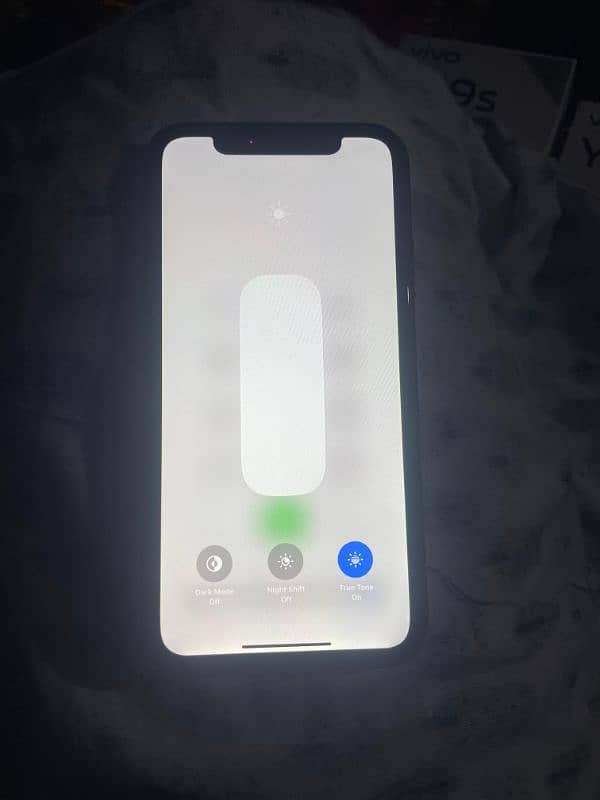 iphone 11 (64) GB 10