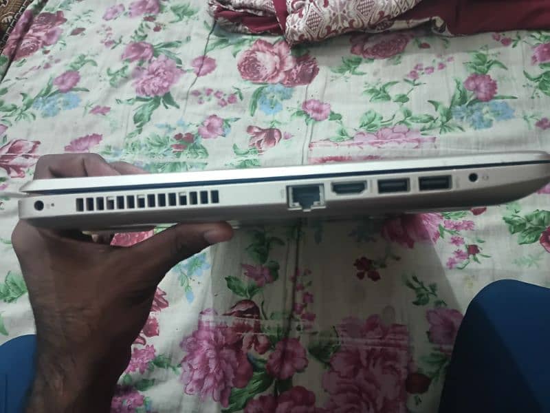 HP Laptop (Urgent Sale) 9