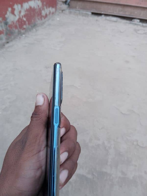 one plus n200 1