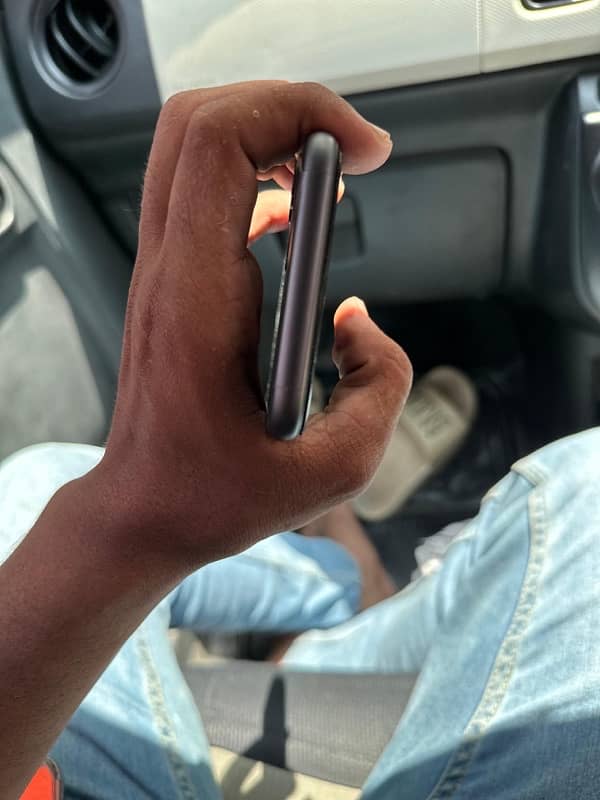 iphone 11 64 GB 5