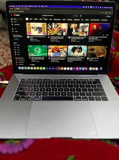 Macbook pro 2017 15 inch