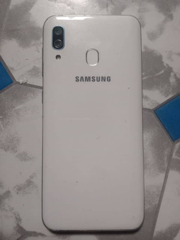 Samsung A30 3