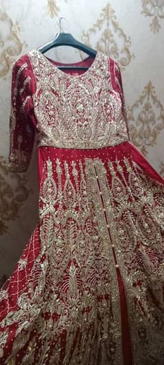 bridal dress and jewellery