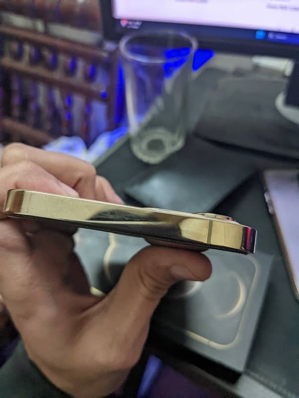 Iphone 12 Pro max 256 GB Gold 10/10 7