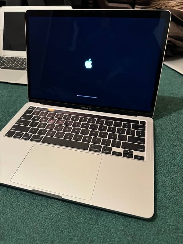 MacBook Pro 2020 | 16/512 GB | Fresh Piece 2