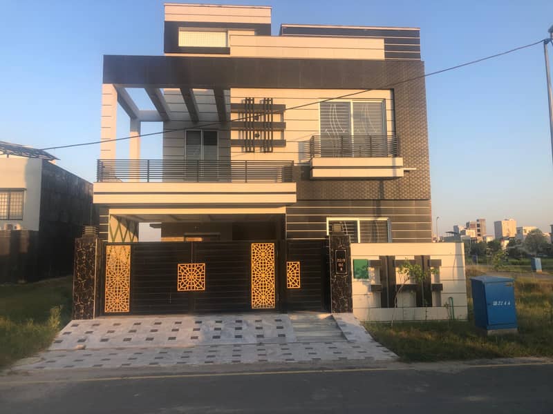 8Marla,Beautiful n luxury house in block b ,Bahria Orchard. 0