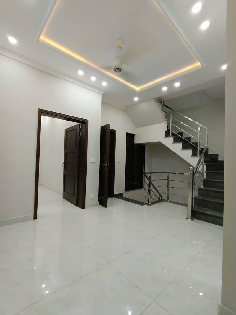 5Marla,Beautifully designed house in D -Block,Bahria Orchard 8