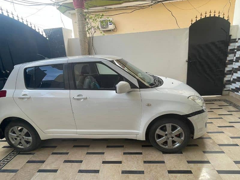 Suzuki Swift 2012 Dlx 3