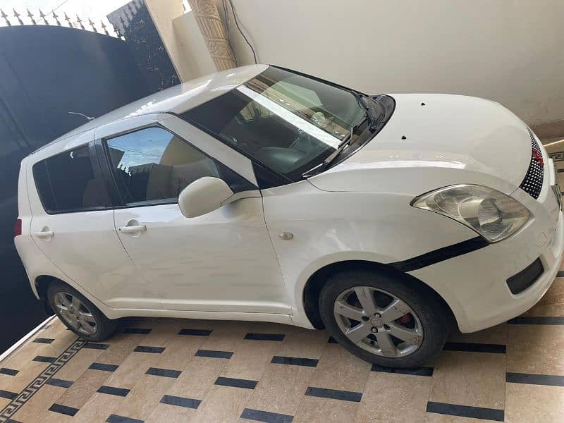 Suzuki Swift 2012 Dlx 4