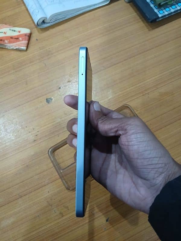 realme note 60 4 64 with box charger 2