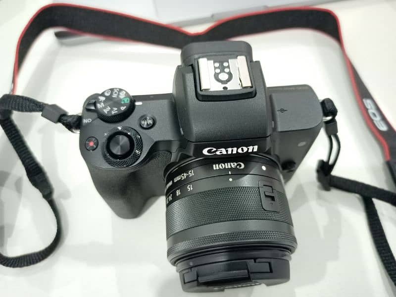 Canon m50 mark ii - Mirror less camera with 15-45 lens 4k Resolution 0