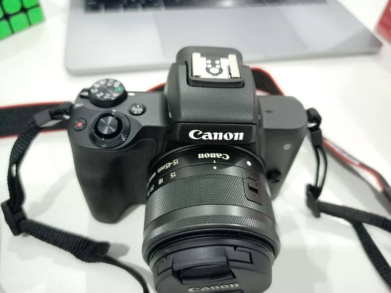 Canon m50 mark ii - Mirror less camera with 15-45 lens 4k Resolution 3