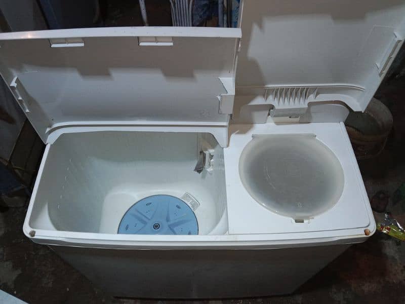 Washing Machine + Dryer 2 in 1 Totally Genius Condition 2