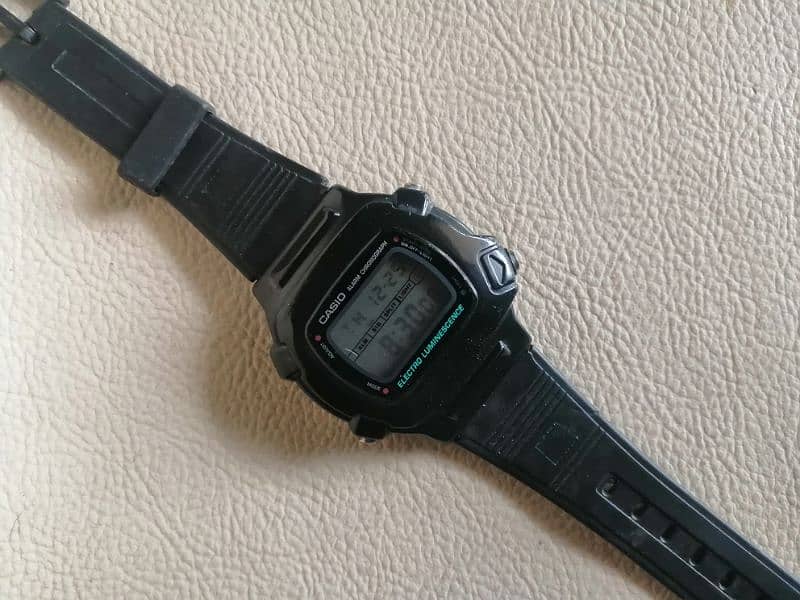 Casio W-740 Vintage Japan 1