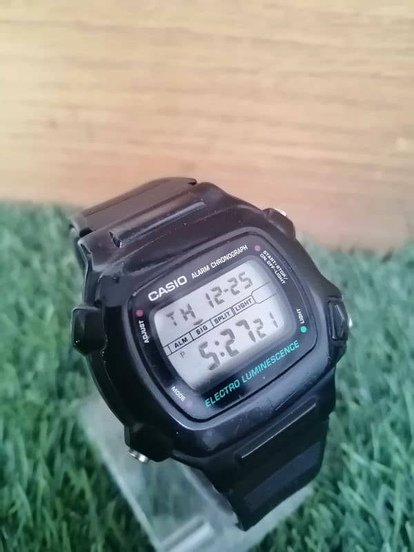 Casio W-740 Vintage Japan 4