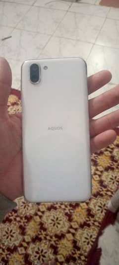 sharp Aquos r2