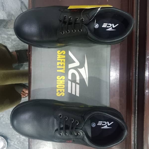 Brand new safety shoes up for sale 3