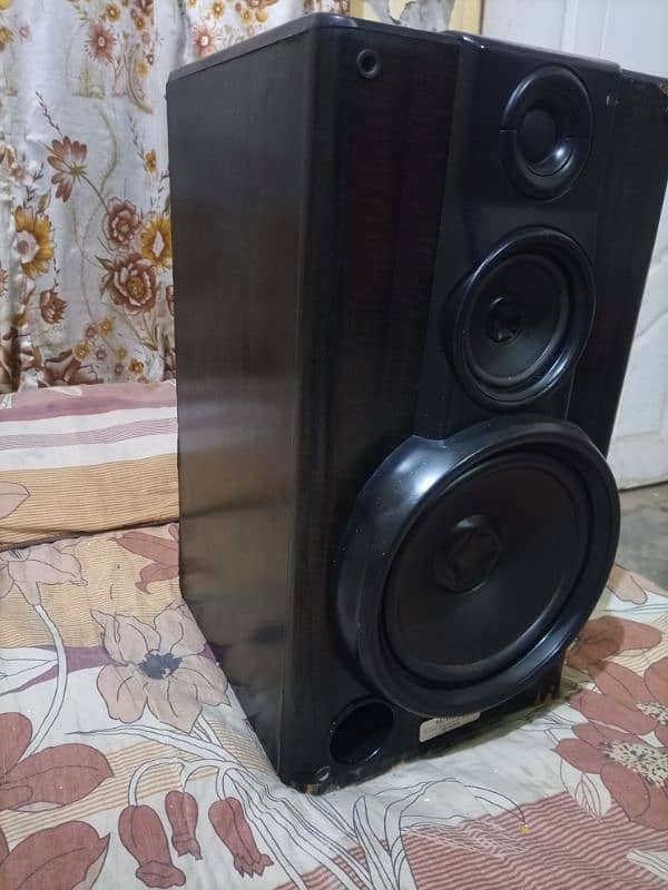 Kenwood speaker 1