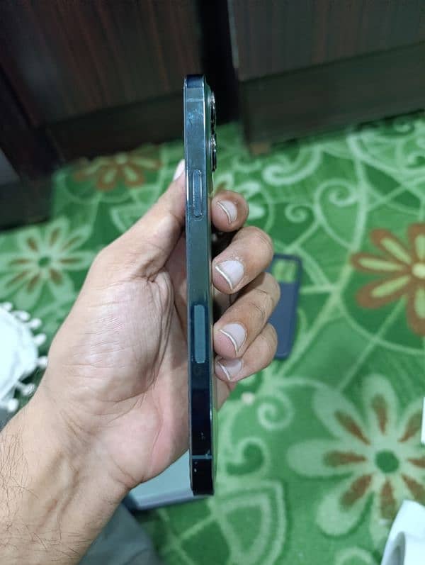 iPhone 13 pro max non pta 4