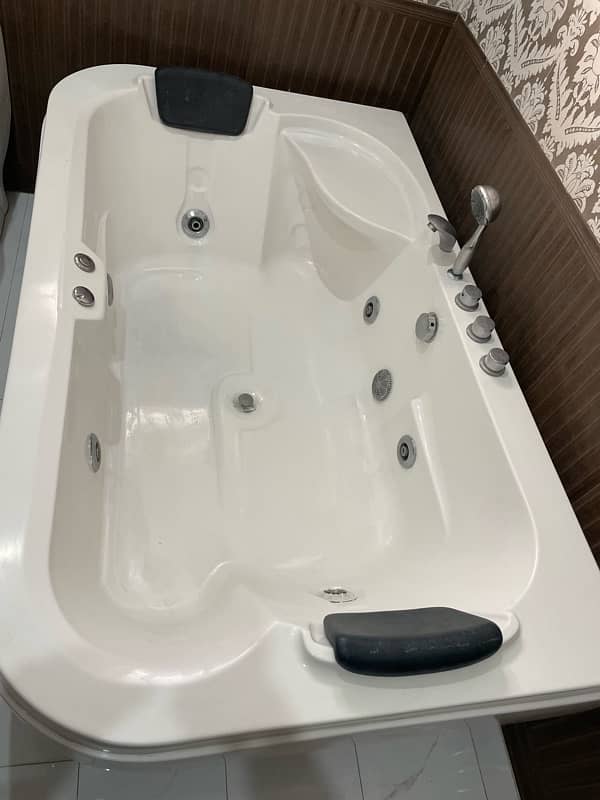 luxurious jaccuzi 3