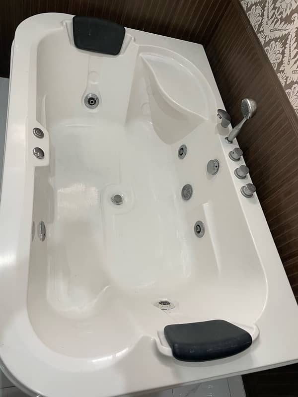 luxurious jaccuzi 4